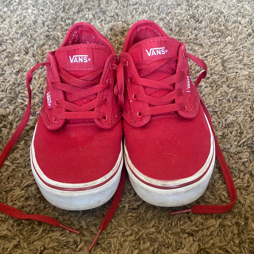 US YOUTH SIZE 6 RED VANS SHOES